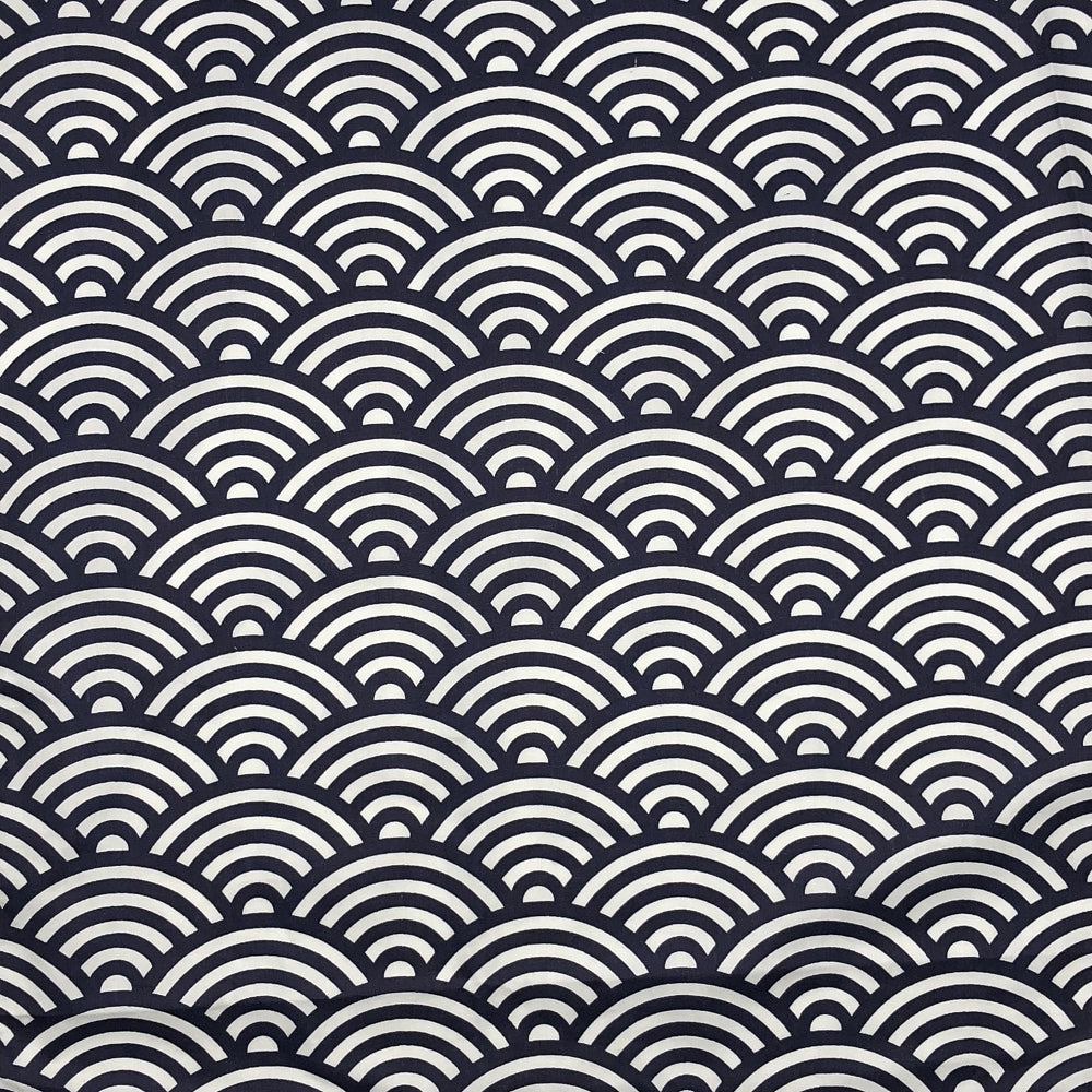 Windy table cloth