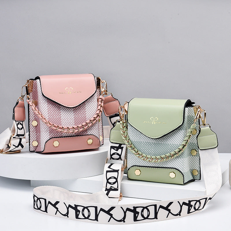 New Stylish And Lightweight Mini Crossbody Vertical Shoulder Bag