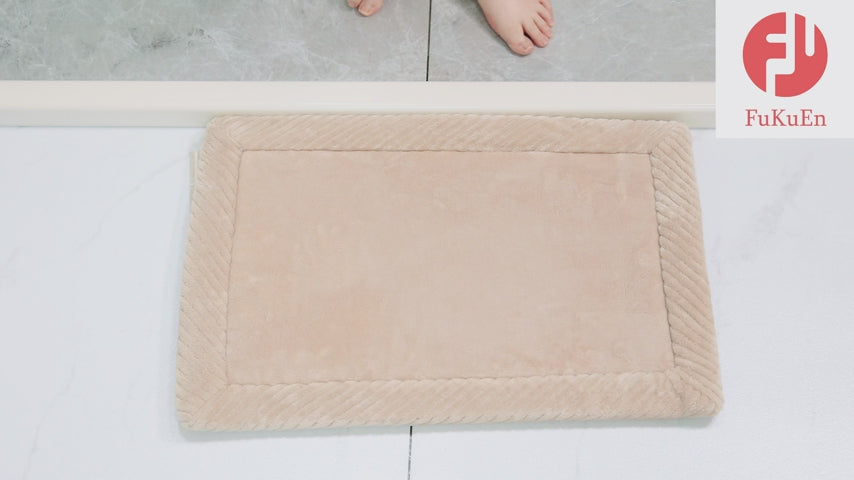 FuKuEn Rug Grips for Laminate Floor 8 pieces Anti Slip Rug Grippers for Tiled Floor Washable Anti Curling Rug Grippers 10 x 10 cm Non Slip Rug Gripper Pads